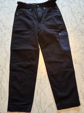 NWOT Women’s The North Face Black Pants with blue Utility Pocket